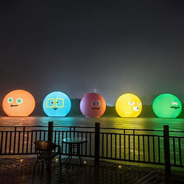 Napihljivi reklamni ljubki risani emoji